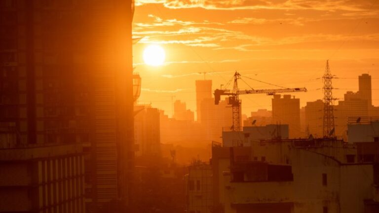 Urban Heat Pockets: A Hidden Threat to Heart Health – The ‘Heat Pocket’ Effect: How Your Locality’s Rising Temperatures Could Be Straining Your Heart