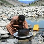 Gold Prospecting Thrives Amid Economic Hardships in Afghanistan – Afghans Comb Riverbed In Search Of Gold Dust