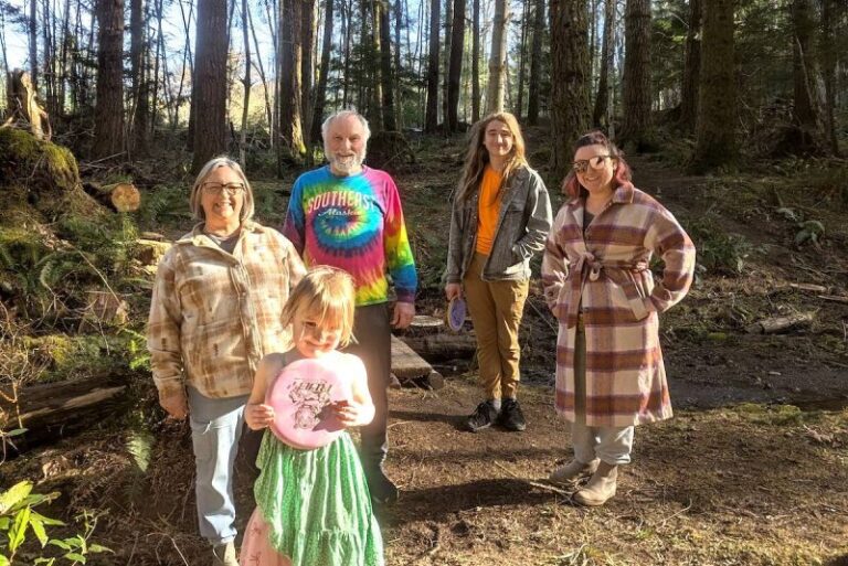 Spring Fling Disc Golf Tournament Thrills Lake Cowichan – Spring Fling Disc Golf Event At Lake Cowichan A Success