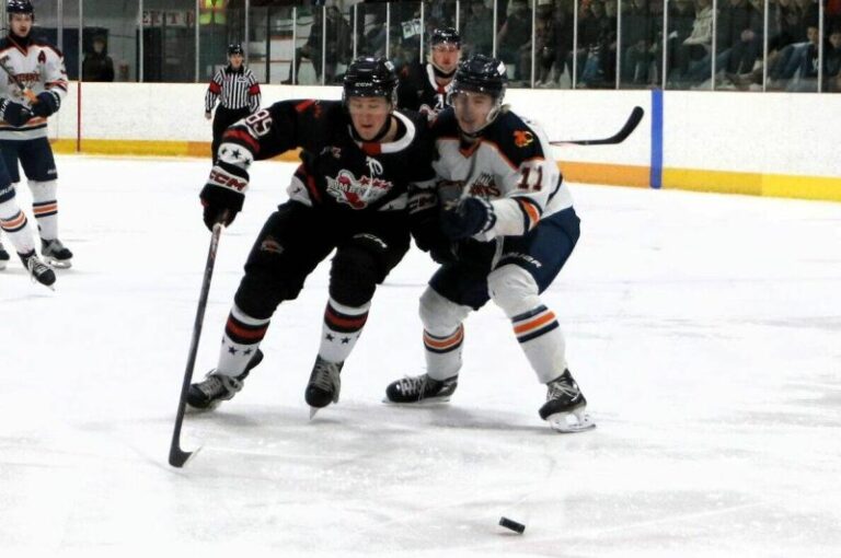 Dynamiters Defeat Nitehawks, Take Commanding Series Lead – Kimberley Dynamiters Ground B.V. Nitehawks At Home