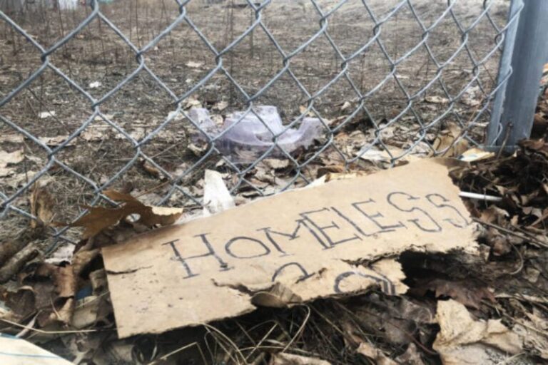 Vernon Couple to Live Outdoors for Homeless Awareness – Couple Sample Living Outside In Vernon To Raise Homelessness Awareness