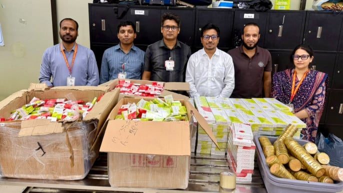 Customs Crackdown at Dhaka Airport Nets Tk2.04 Crore in Smuggled Goods – Airport Customs Seize Goods Worth Tk2.04 Crore In Anti-smuggling Drive Airport customs seize goods worth Tk2.04 crore in anti-smuggling drive - Customs Crackdown at Dhaka Airport Nets Tk2.04 Crore in Smuggled Goods - Airport...