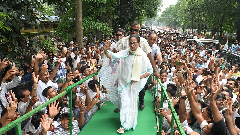 Political Tensions Escalate in West Bengal Over Rally Incident – Cathedral Road Rally Row: Suvendu Directs Police To File FIR Against Mamata