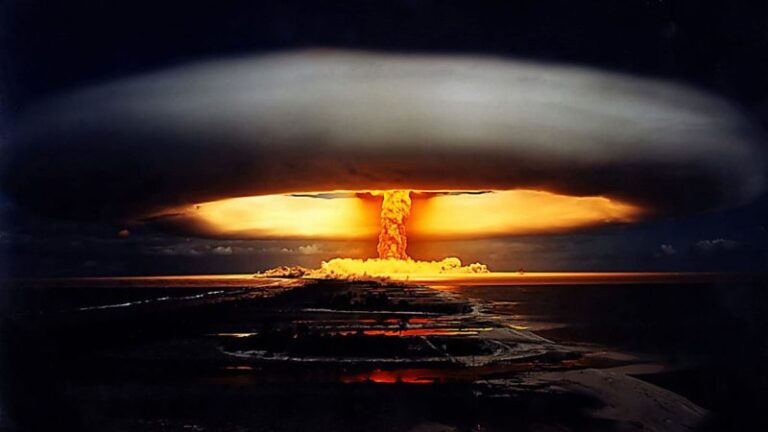 Nuclear Conflict and AI: Existential Threats to Humanity – Nuclear War And AI Could Threaten Human Survival